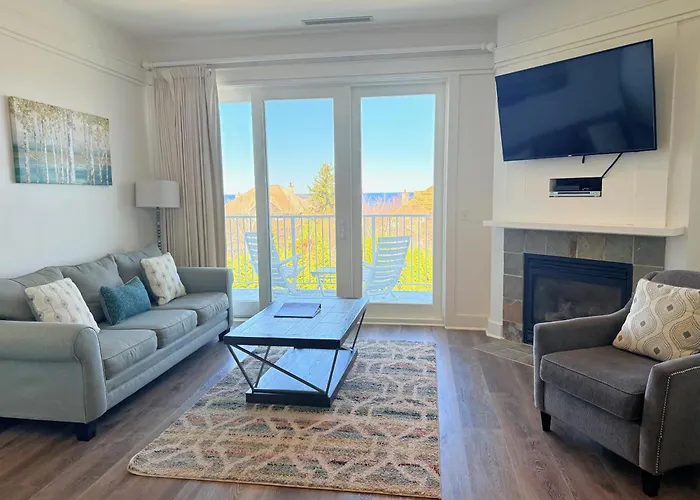 Maritime Lakeview Suite 317: Cozy 2-Bedroom Condo With Stunning Lake Views In Bay Harbor, Mi.