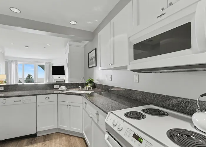 Maritime Lakview Suite 417: A Spacious 2-Bedroom Condo In Beautiful Bay Harbor, Mi.